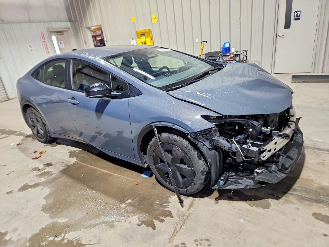 2026 TOYOTA PRIUS LE — photo 4