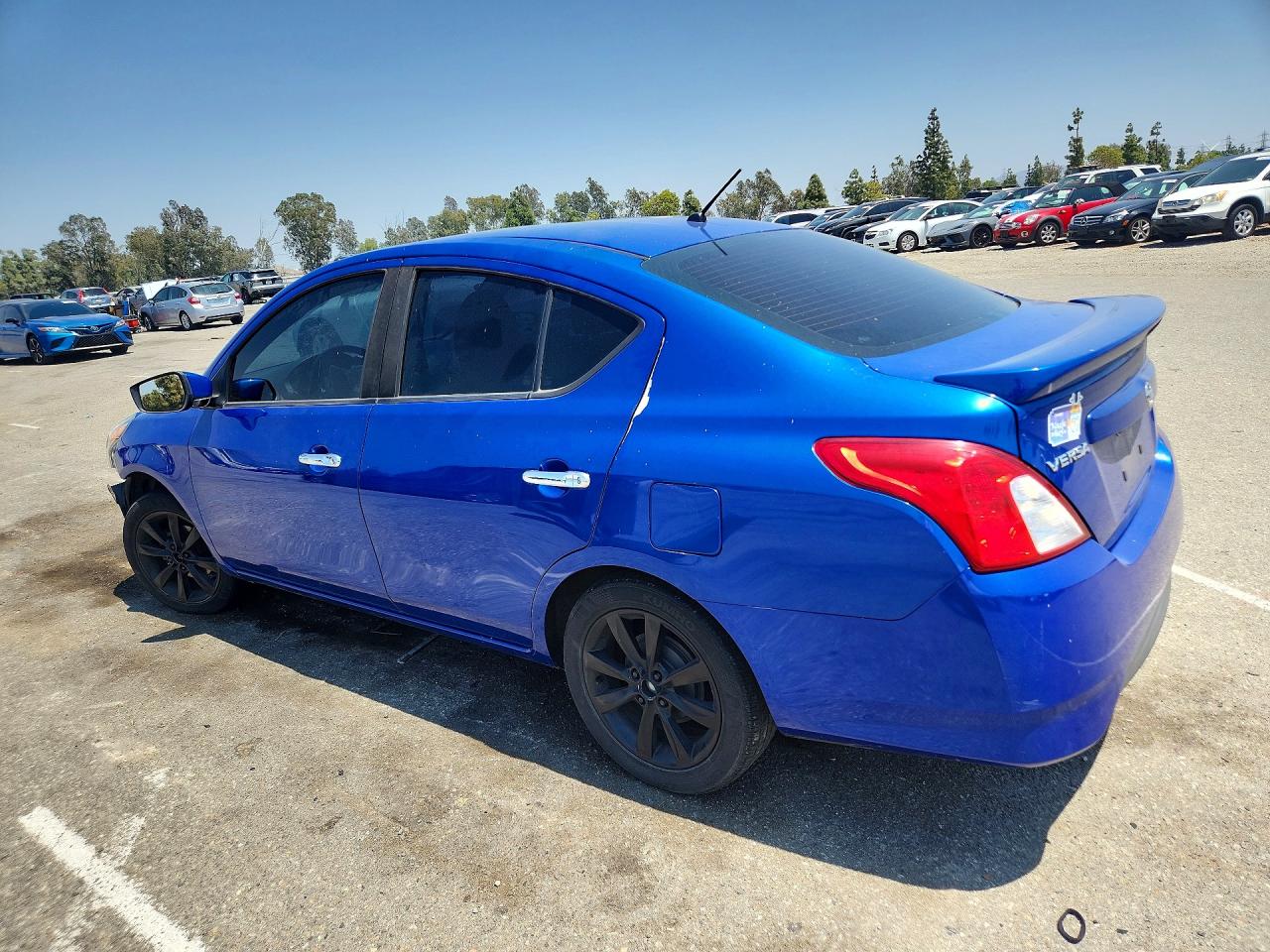 2017 NISSAN VERSA 1.6 SV — снимка 2