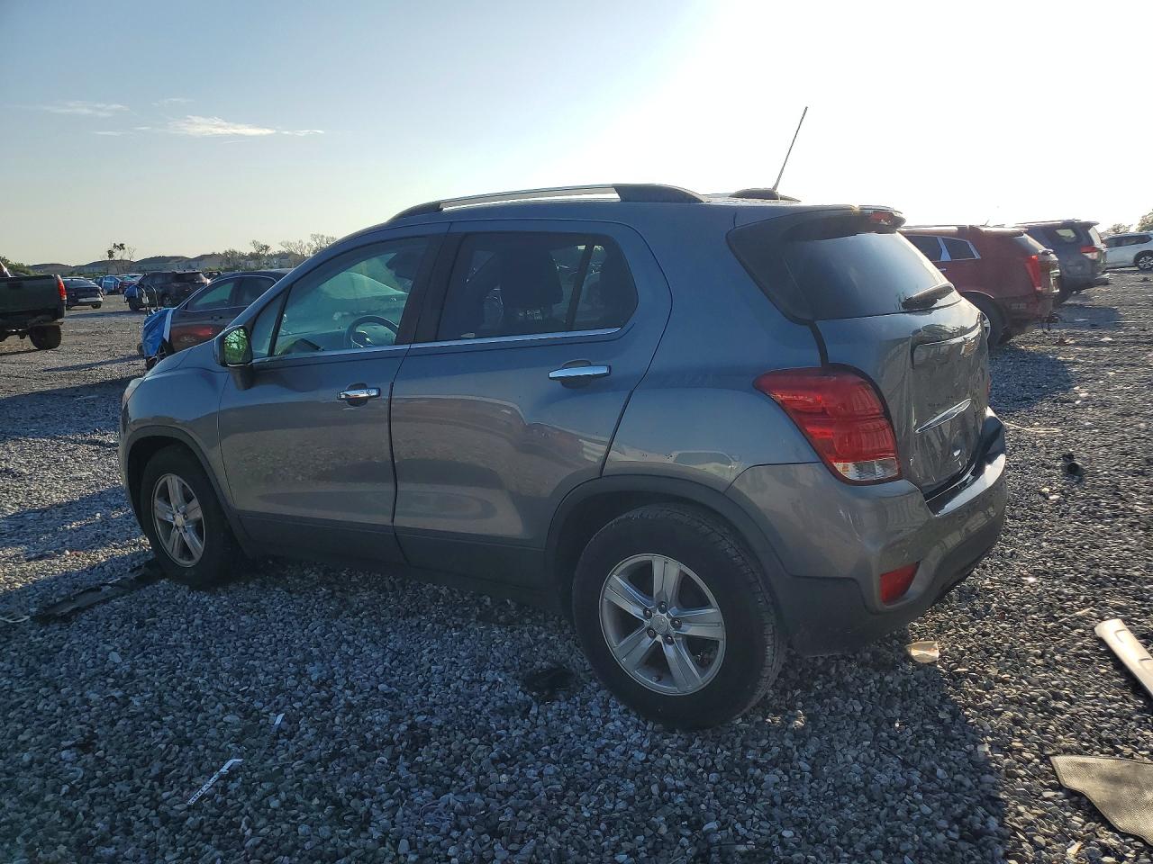 2020 CHEVROLET TRAX 1LT — снимка 2