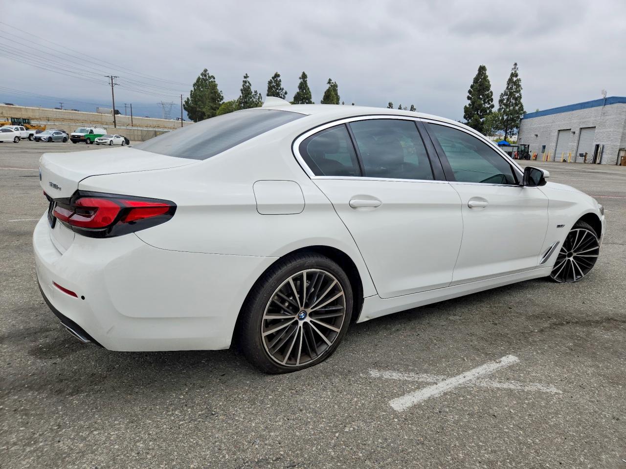 2022 BMW 530E — снимка 3