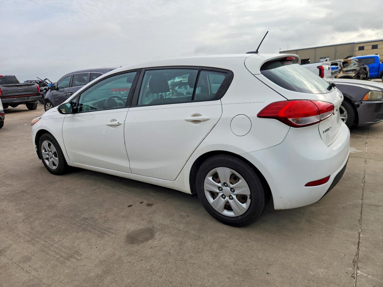 2017 KIA FORTE LX — снимка 2