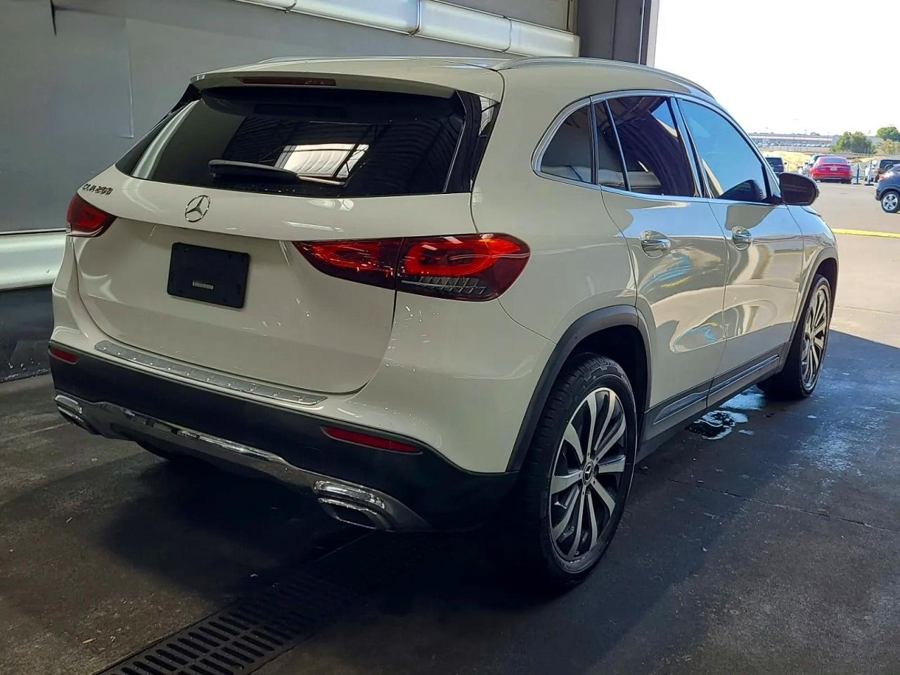 2021 MERCEDES-BENZ GLA 250 — снимка 4