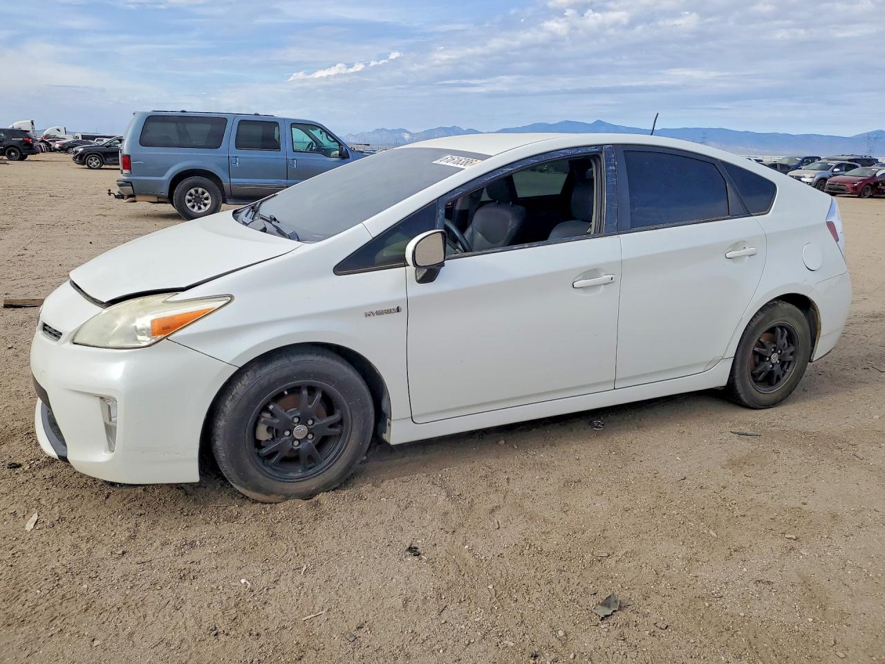 2015 TOYOTA PRIUS FOUR