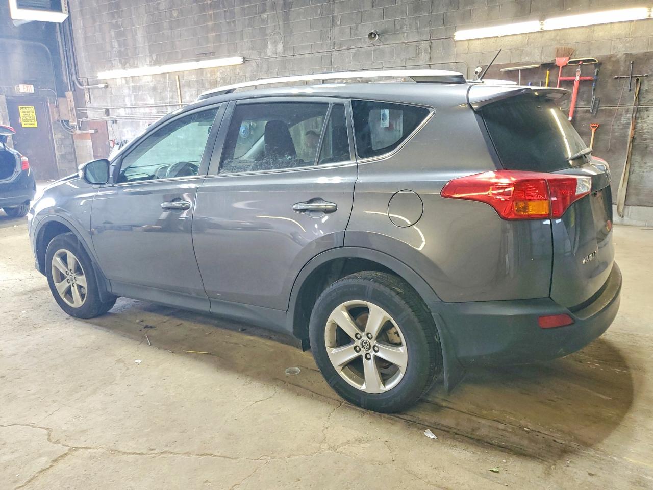 2015 TOYOTA RAV4 XLE — снимка 2