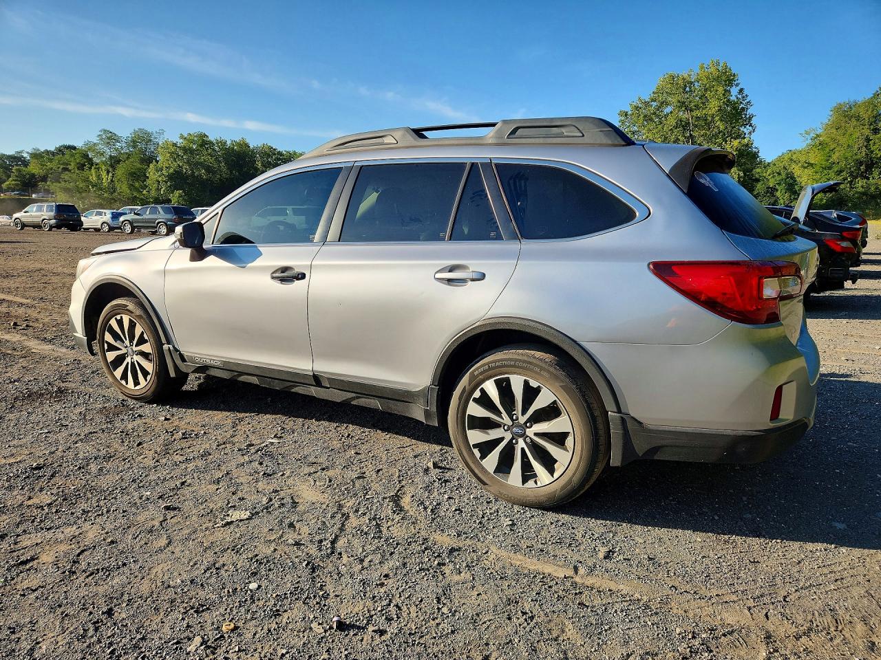 2015 SUBARU OUTBACK 2.5I LIMITED — снимка 2