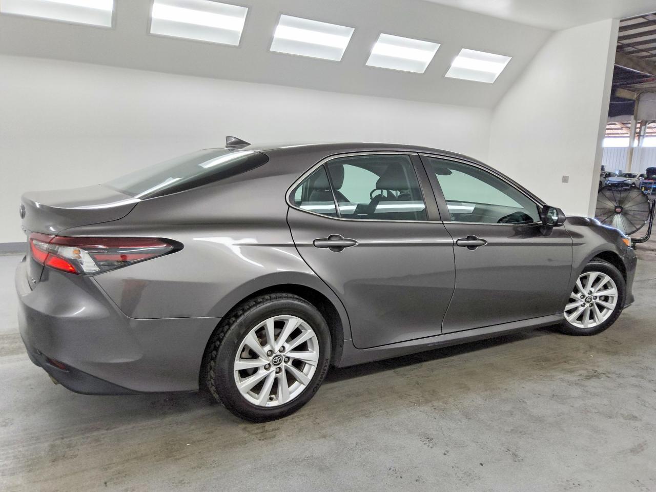 2022 TOYOTA CAMRY LE — снимка 3