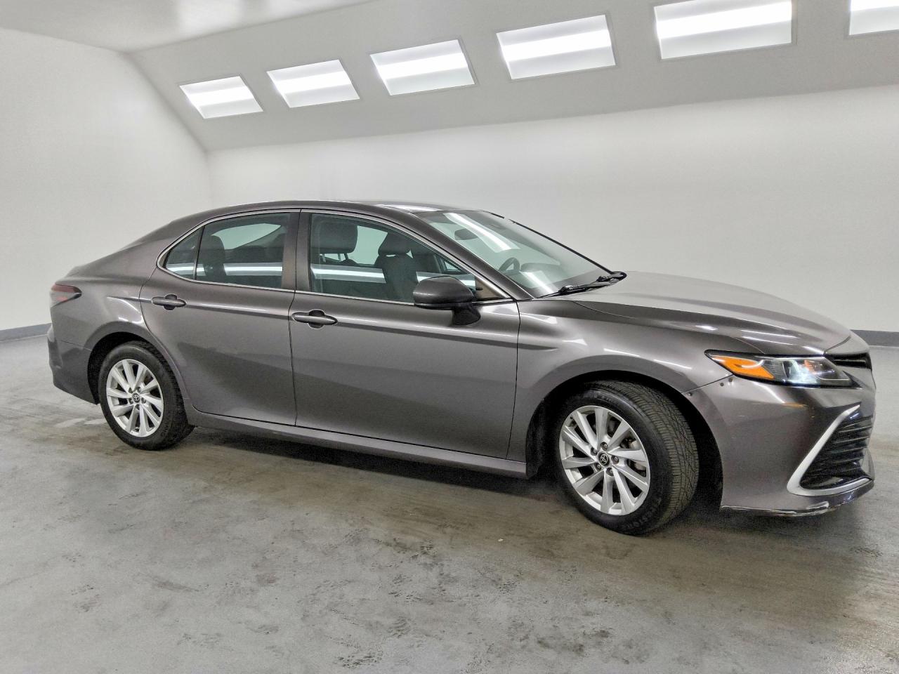 2022 TOYOTA CAMRY LE — снимка 4