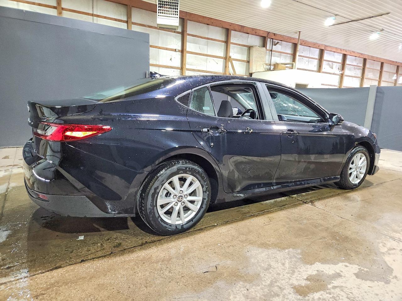 2026 TOYOTA CAMRY LE — снимка 3