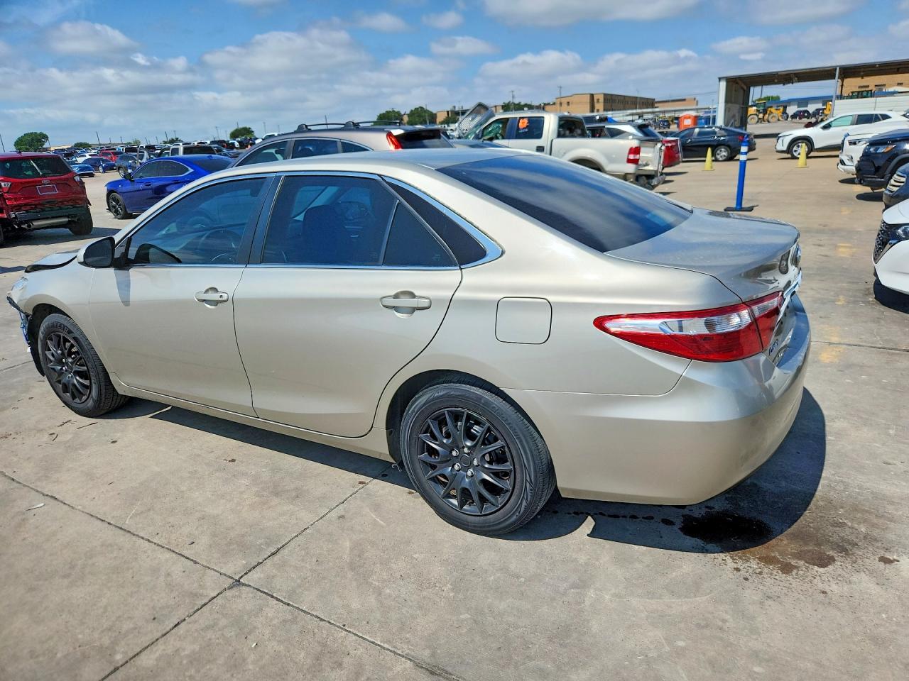 2017 TOYOTA CAMRY LE — снимка 2