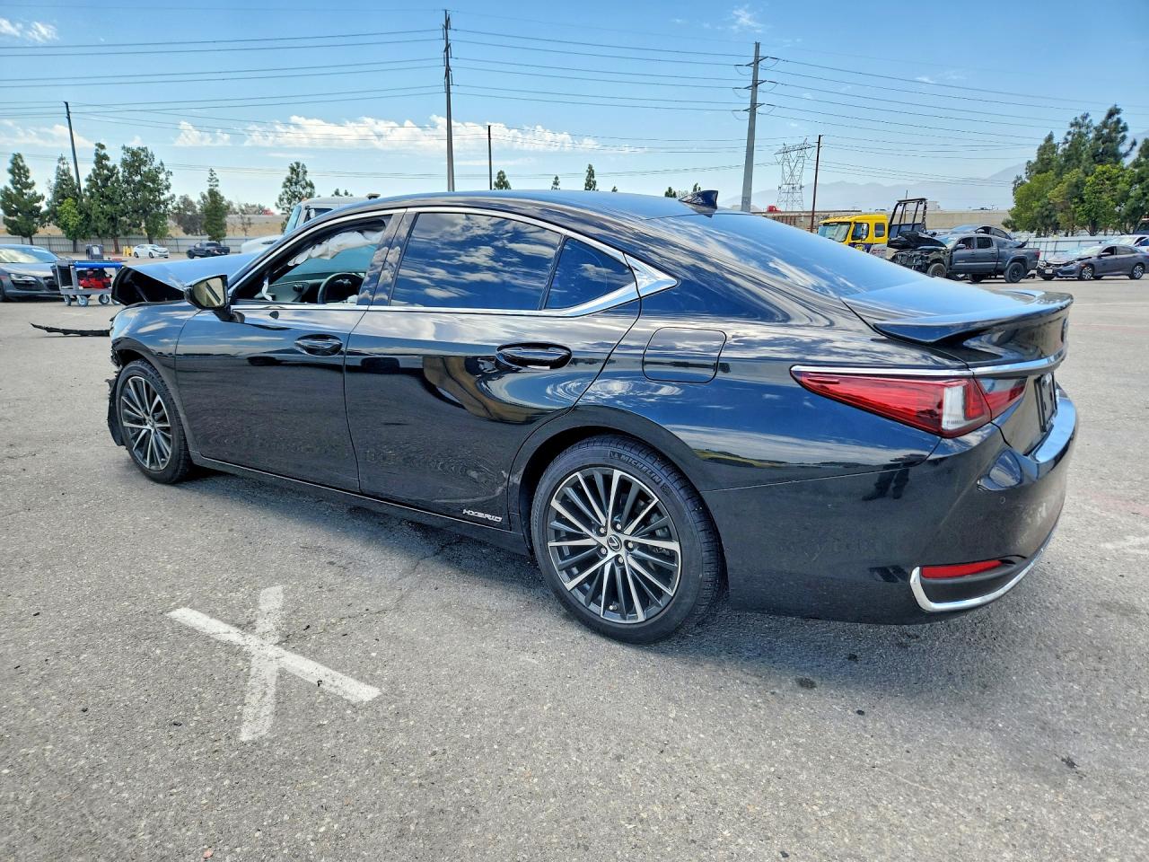 2022 LEXUS ES 300H BASE — снимка 2