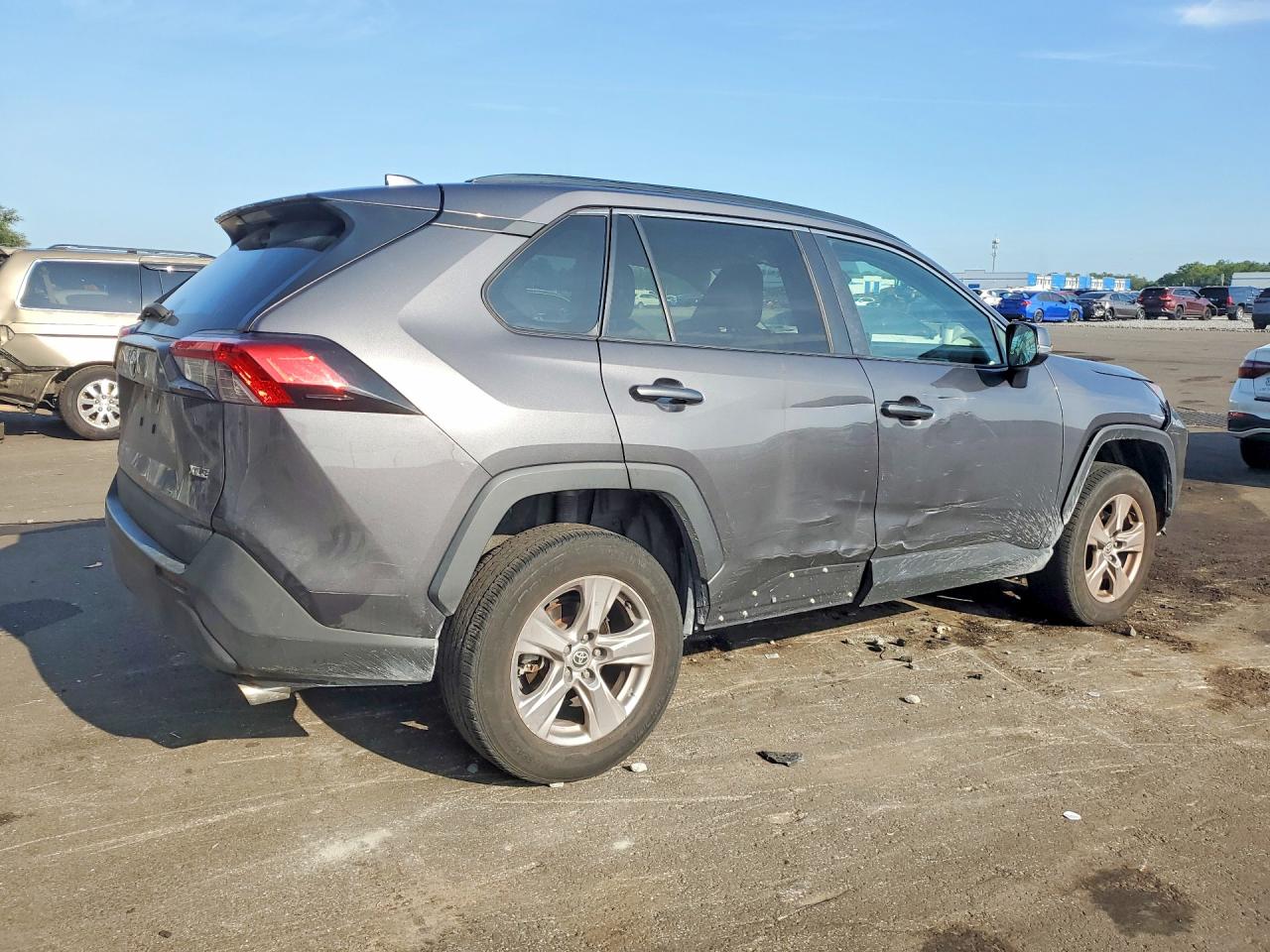 2022 TOYOTA RAV4 XLE — снимка 3