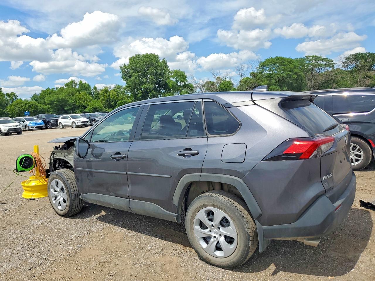2025 TOYOTA RAV4 LE — снимка 2