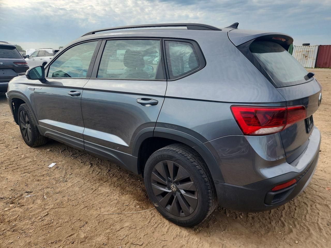 2022 VOLKSWAGEN TAOS S — снимка 2