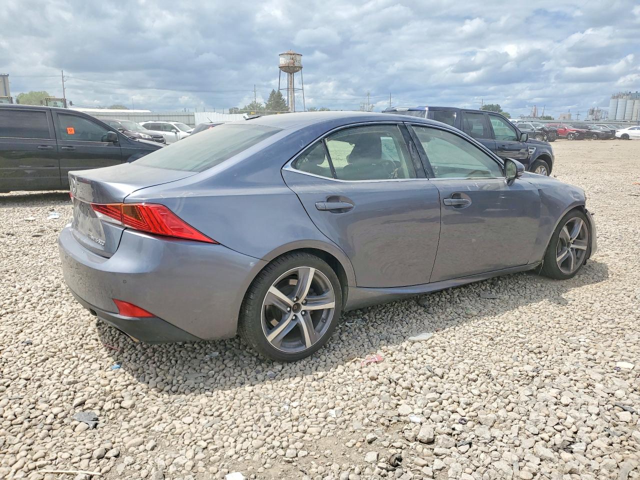 2017 LEXUS IS 300 — снимка 3