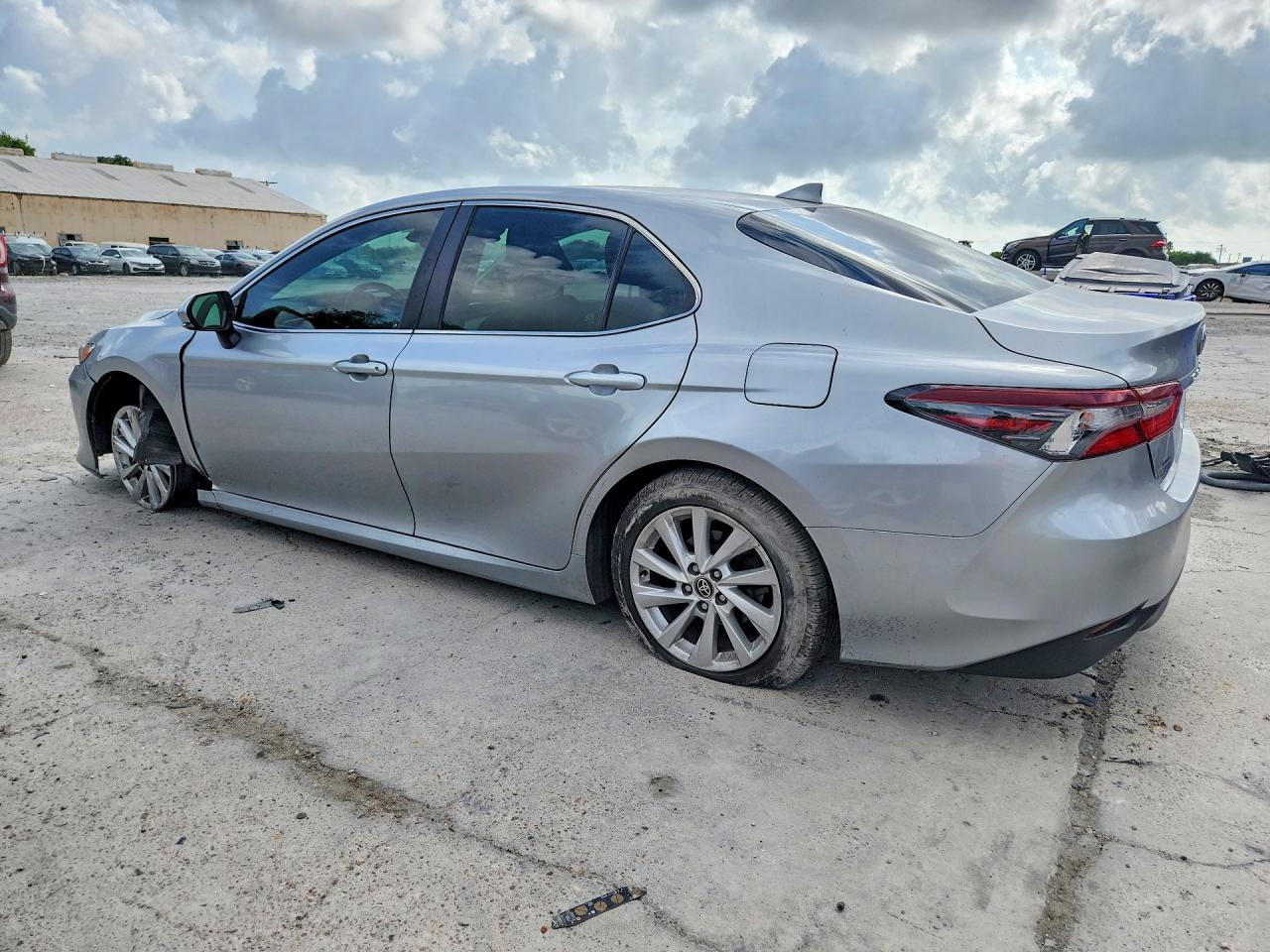 2023 TOYOTA CAMRY LE — снимка 2