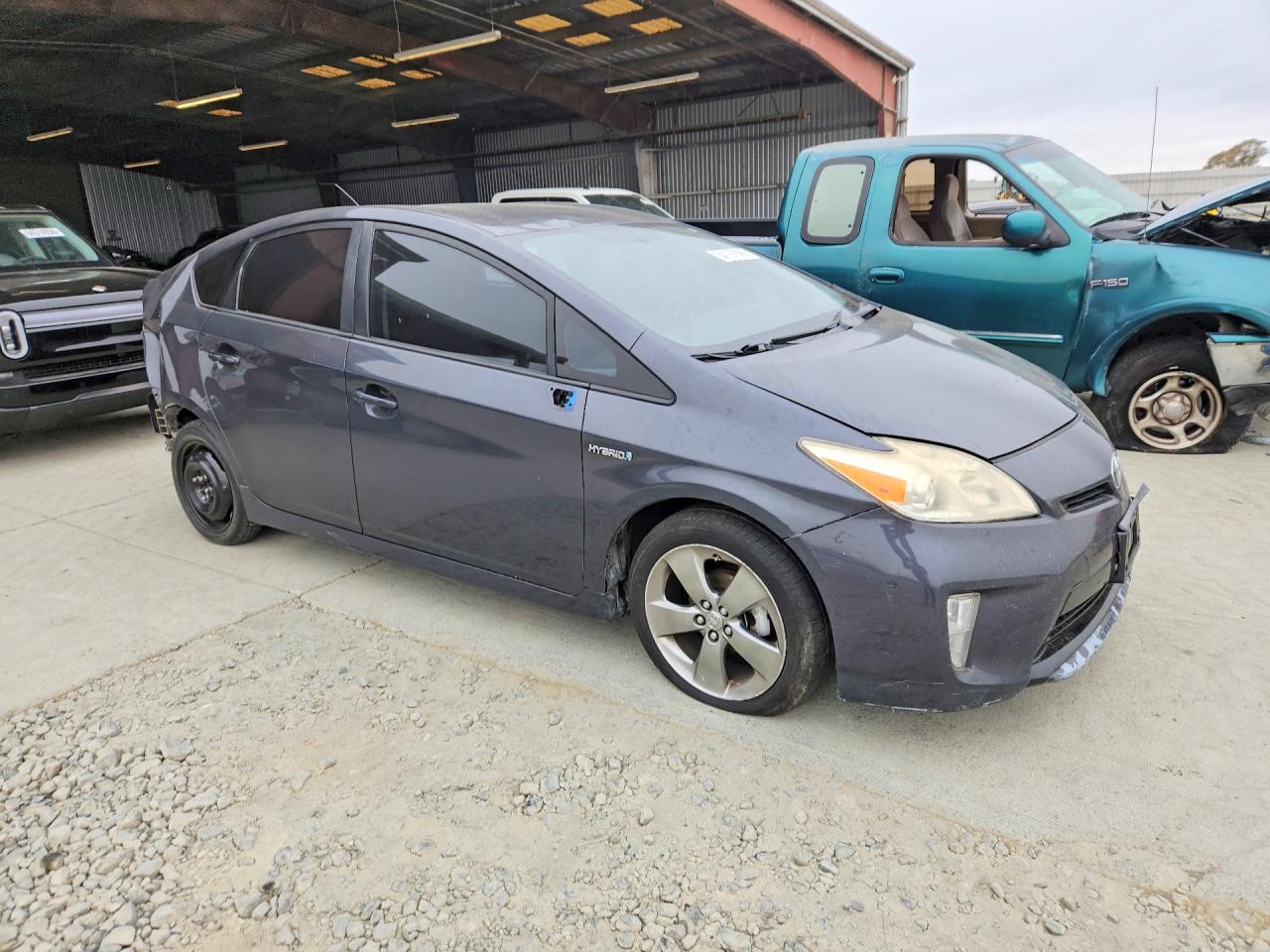 2015 TOYOTA PRIUS TWO — снимка 4