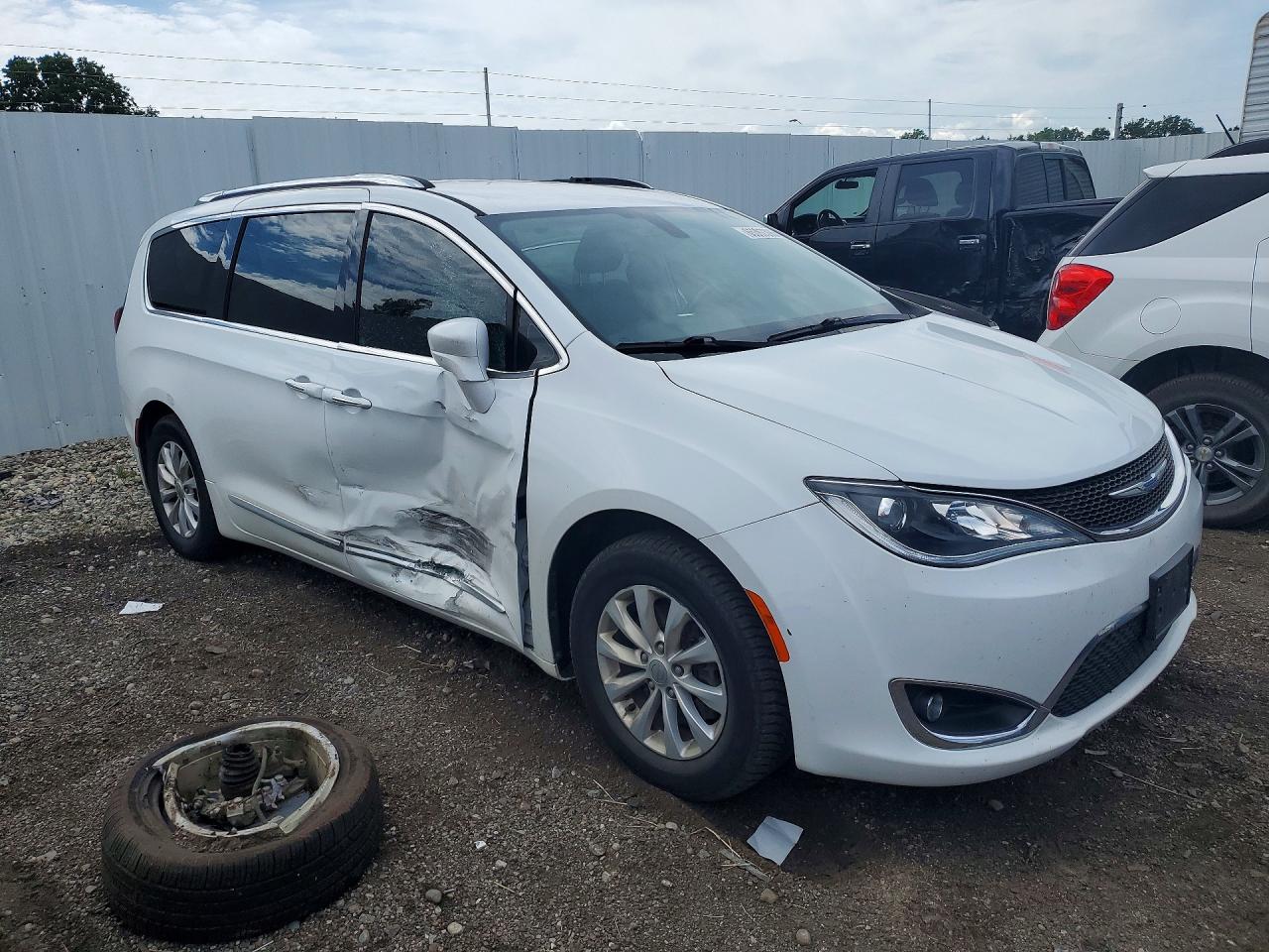 2019 CHRYSLER PACIFICA TOURING L — снимка 4