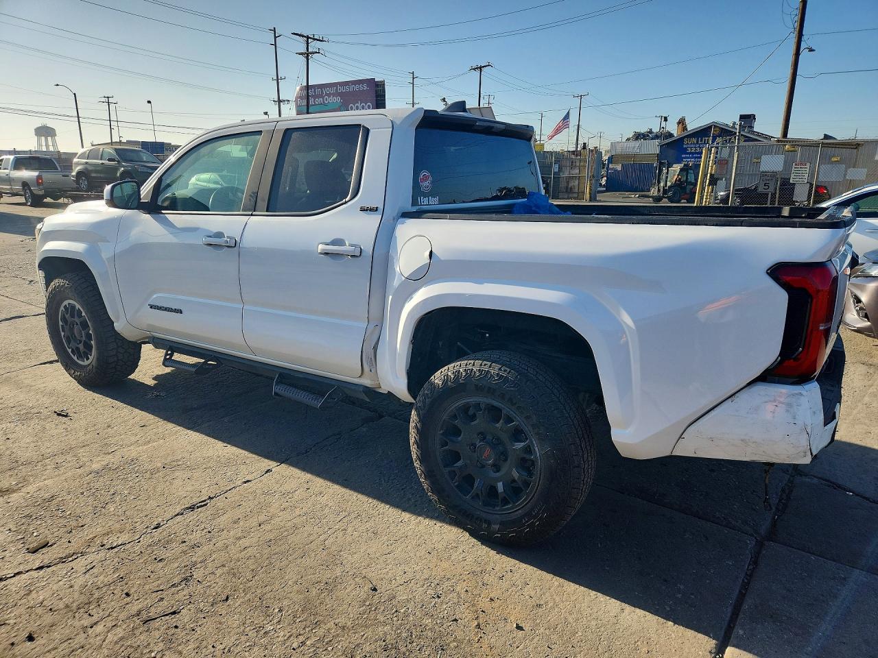 2025 TOYOTA TACOMA SR5 — снимка 2