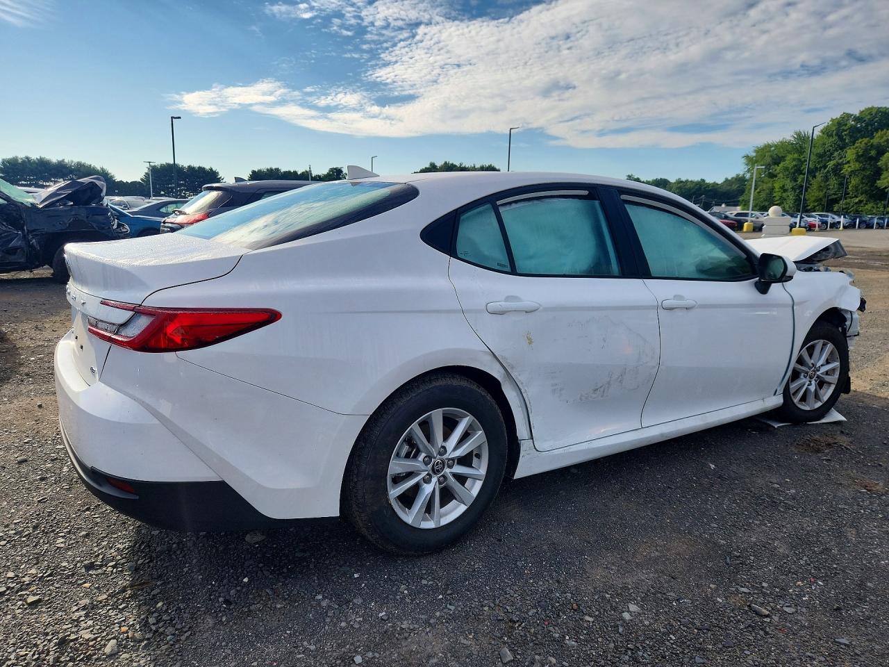 2026 TOYOTA CAMRY LE — снимка 3
