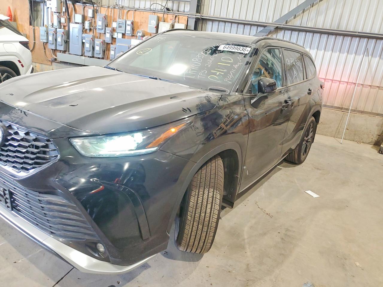 2025 TOYOTA HIGHLANDER LE