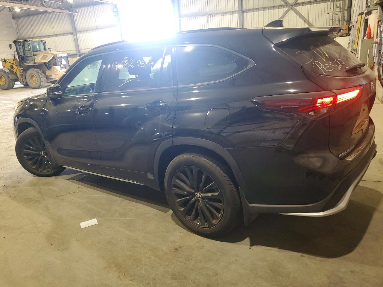 2025 TOYOTA HIGHLANDER LE — снимка 2