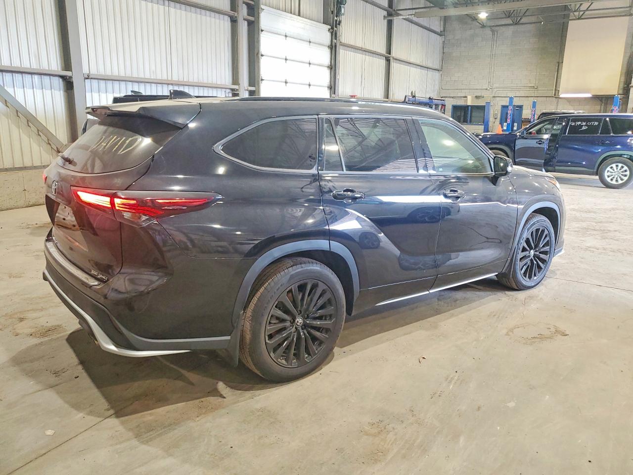 2025 TOYOTA HIGHLANDER LE — снимка 3