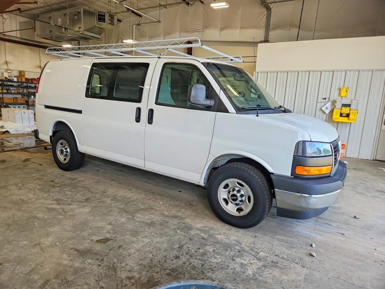 2017 GMC SAVANA G2500 — снимка 4