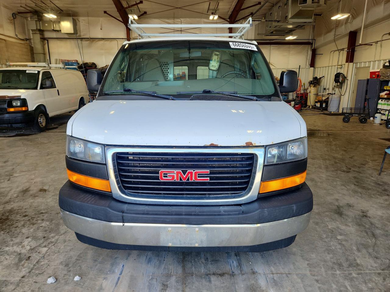 2017 GMC SAVANA G2500 — снимка 5