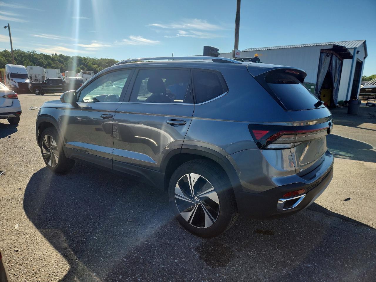 2025 VOLKSWAGEN TAOS SE — снимка 2