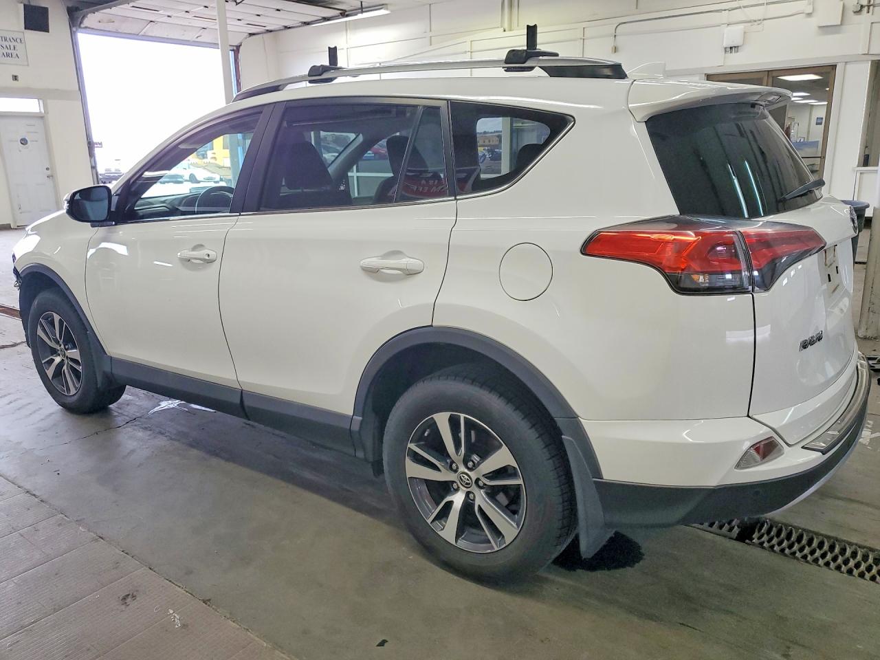 2018 TOYOTA RAV4 XLE — снимка 2
