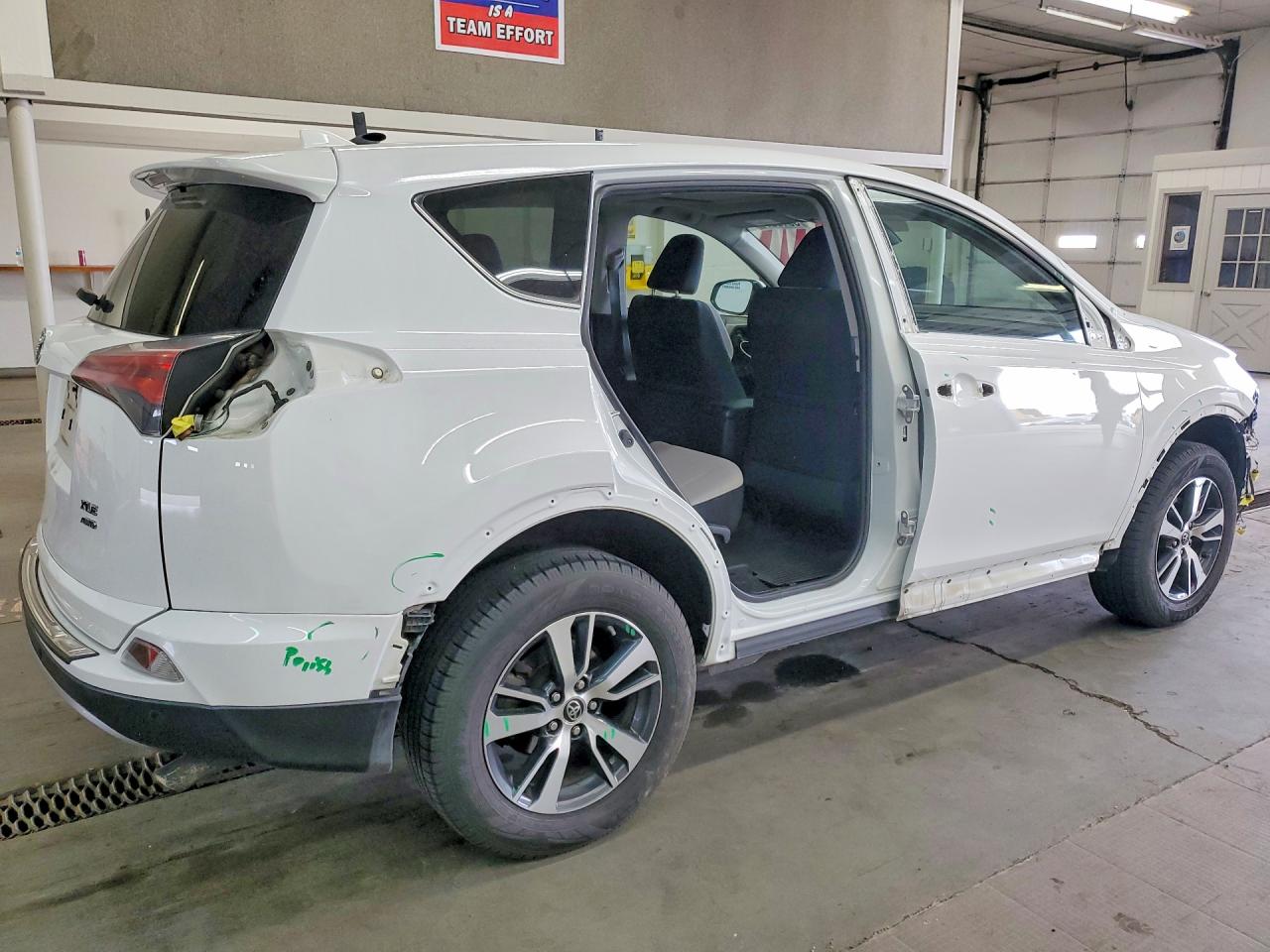 2018 TOYOTA RAV4 XLE — снимка 3