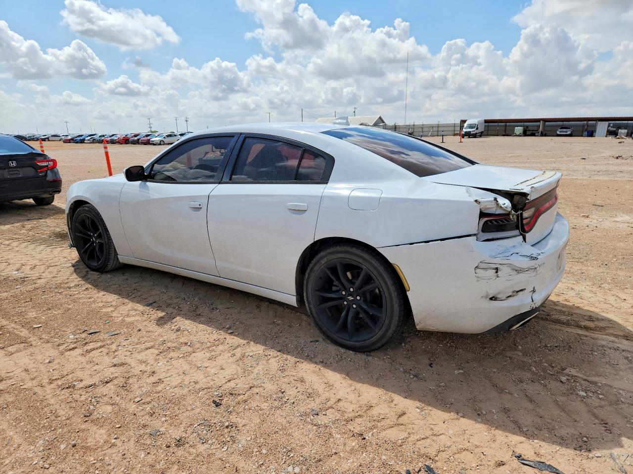 2015 DODGE CHARGER SXT — снимка 2