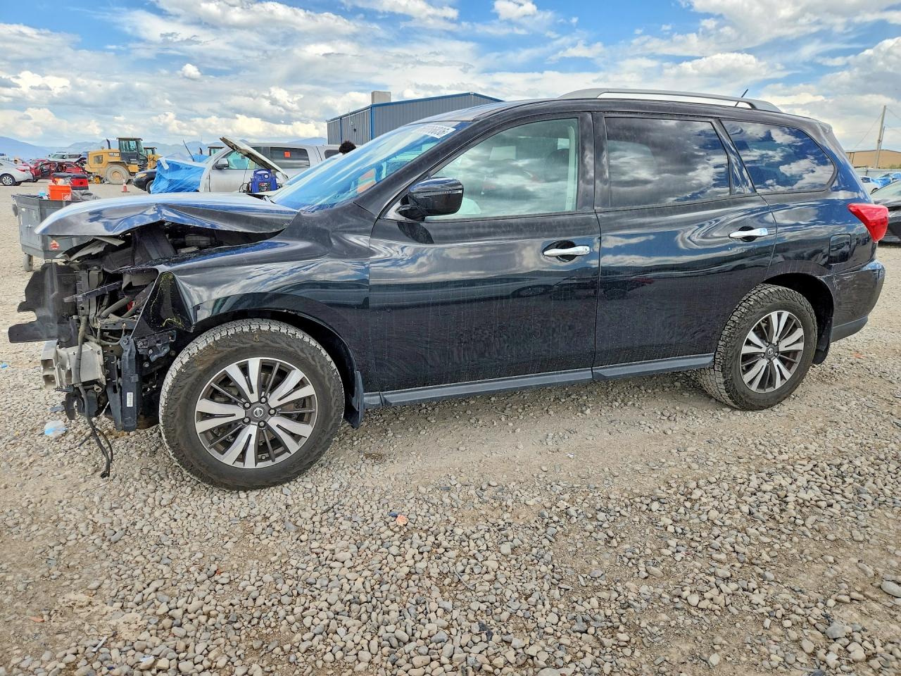 2017 NISSAN PATHFINDER S