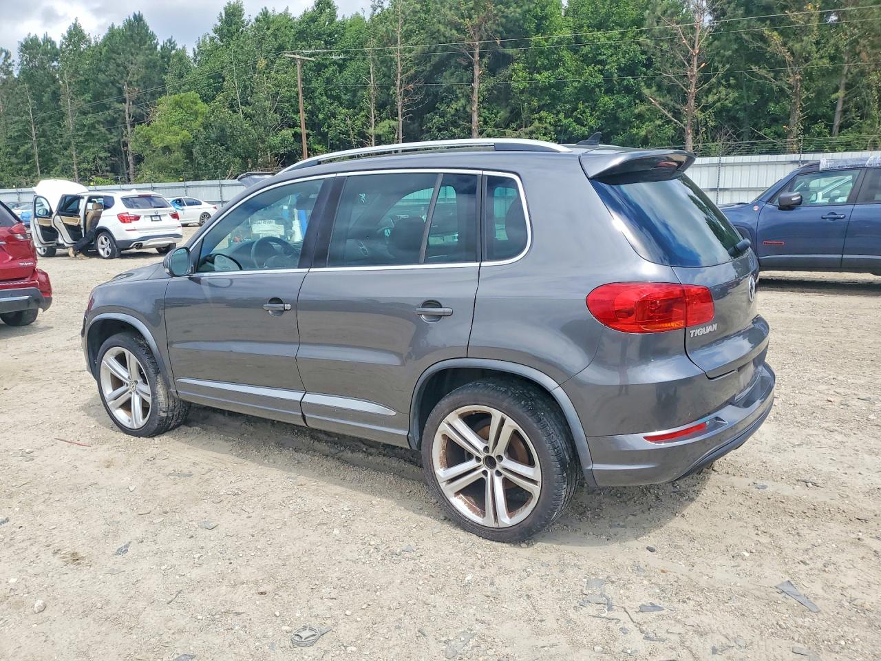2016 VOLKSWAGEN TIGUAN S — снимка 2