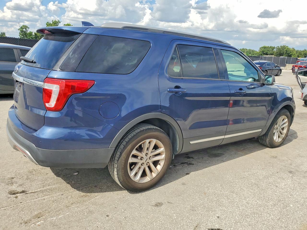 2017 FORD EXPLORER XLT — снимка 3