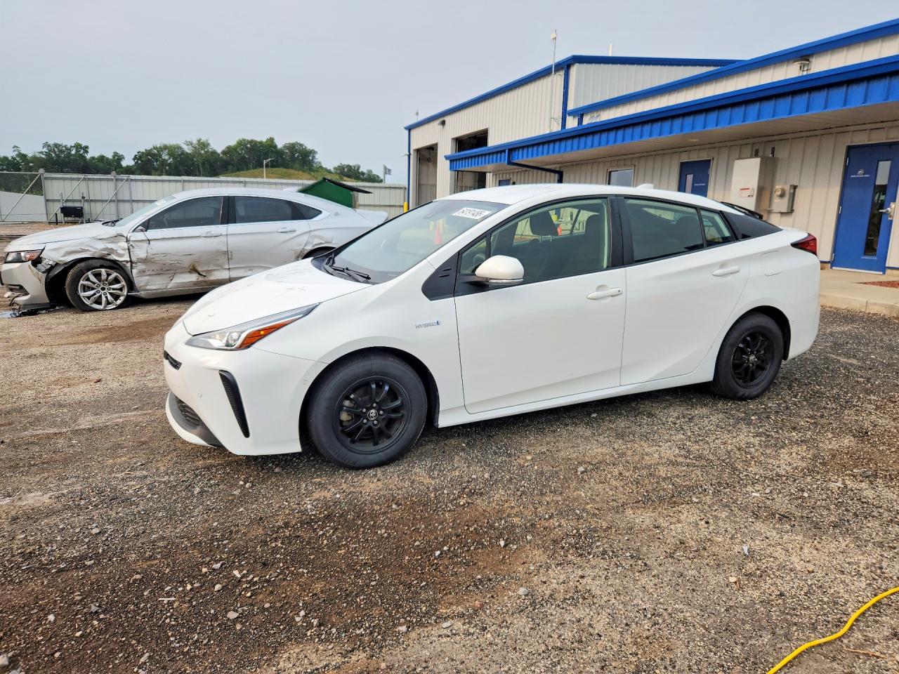 2021 TOYOTA PRIUS LE