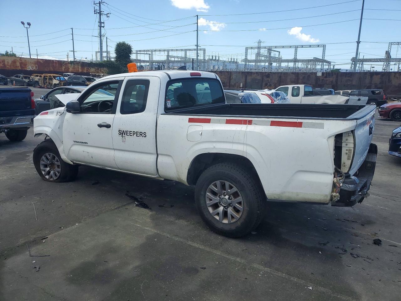 2017 TOYOTA TACOMA — снимка 2