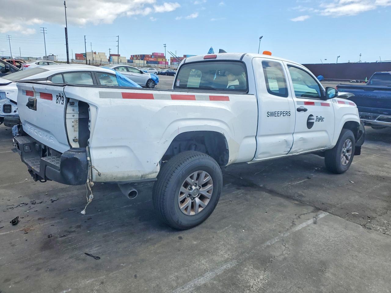 2017 TOYOTA TACOMA — снимка 3