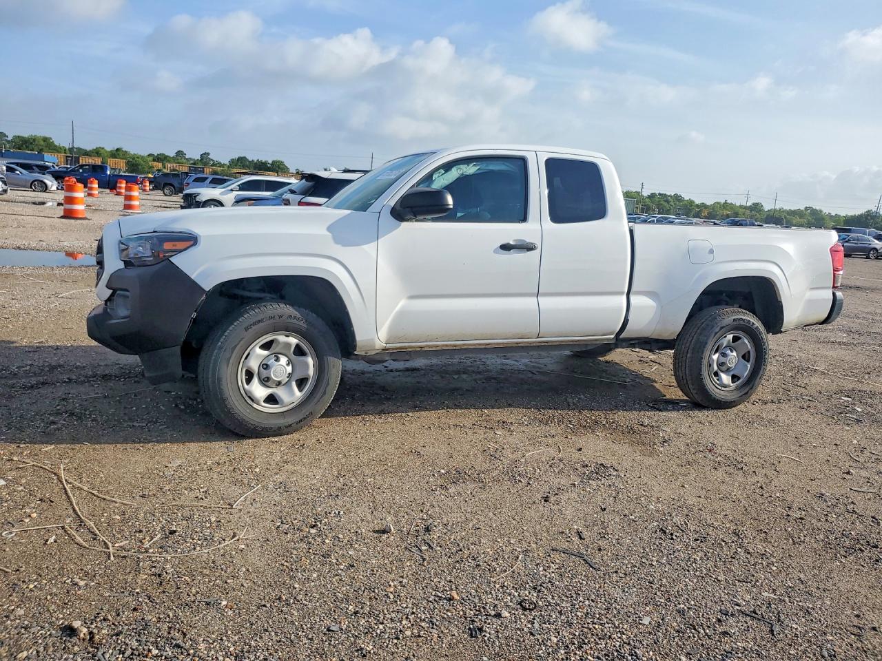 2019 TOYOTA TACOMA SR