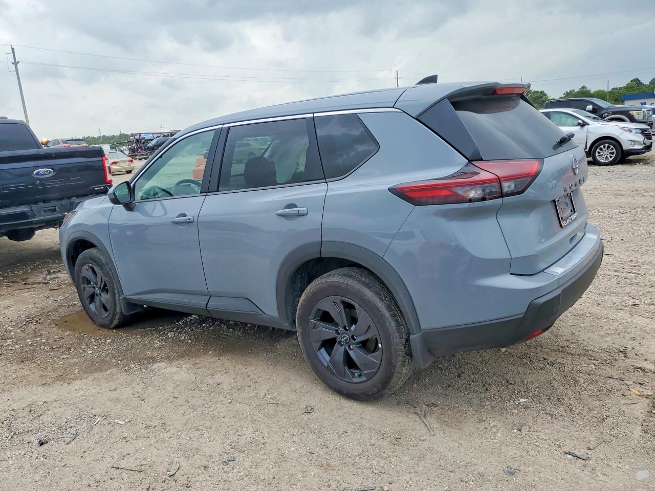 2026 NISSAN ROGUE SV — снимка 2