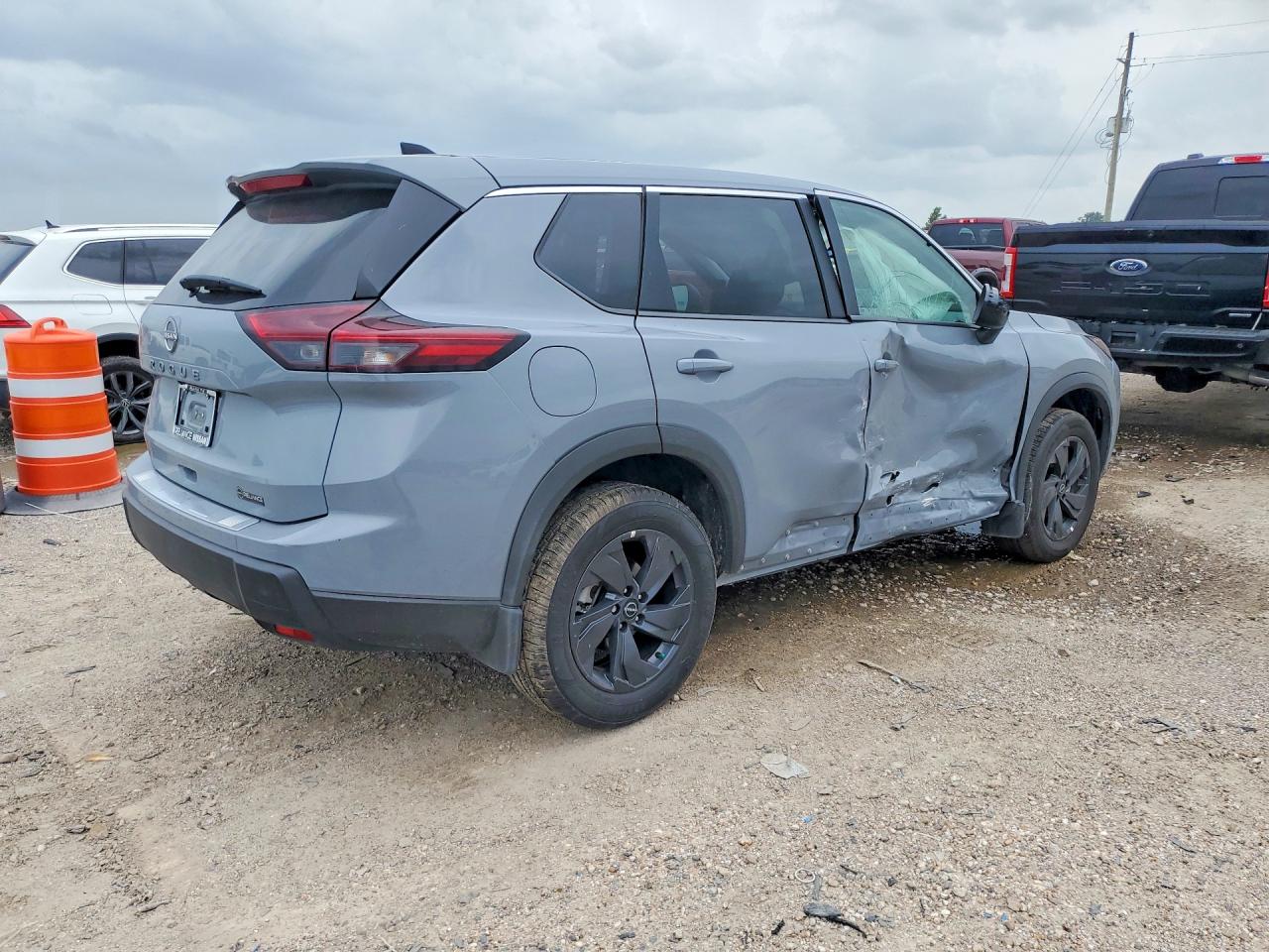 2026 NISSAN ROGUE SV — снимка 3
