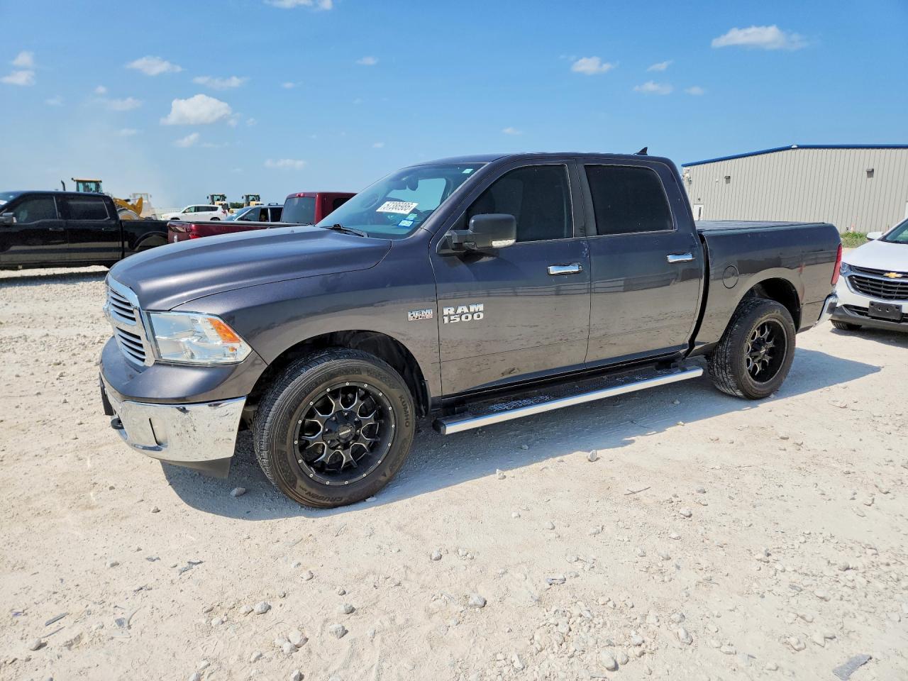 2016 RAM 1500 SLT