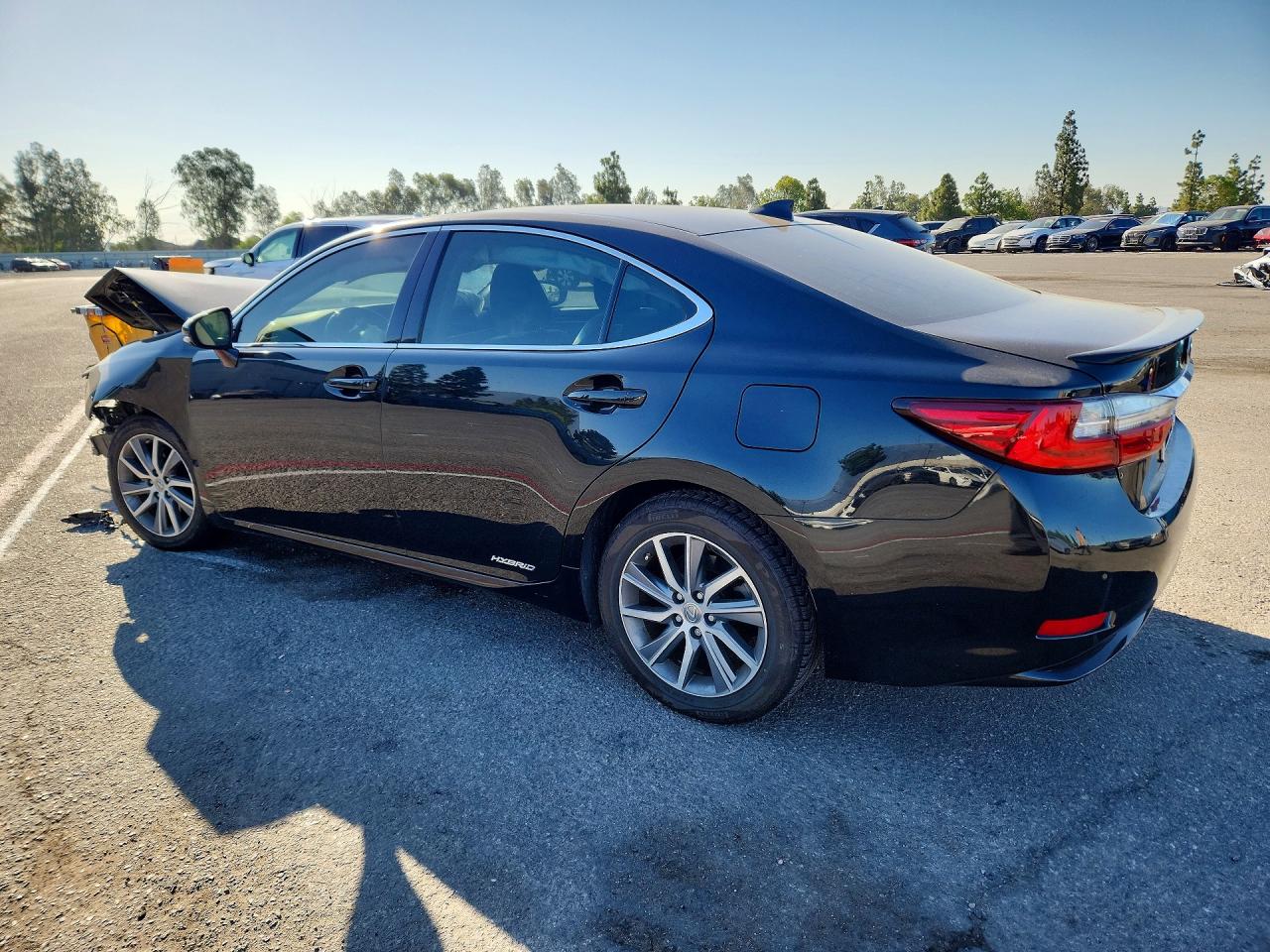 2017 LEXUS ES 300H — снимка 2