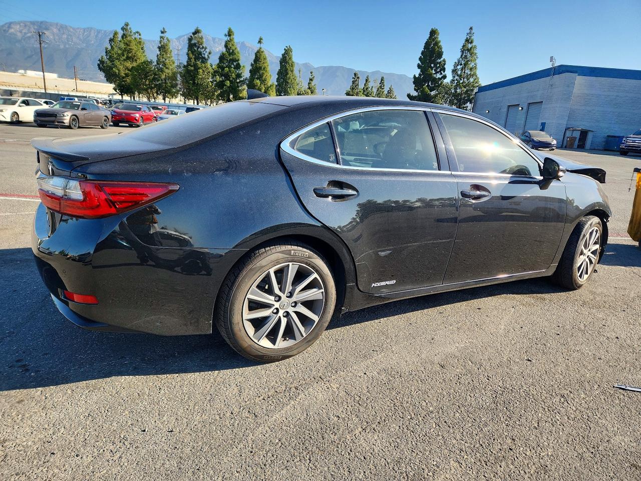 2017 LEXUS ES 300H — снимка 3