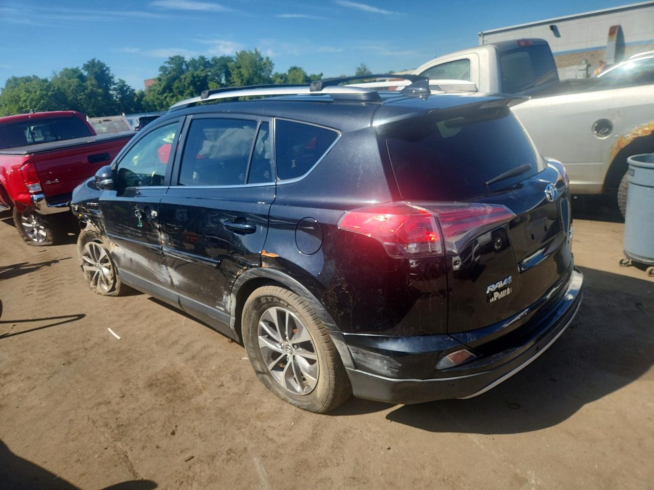 2018 TOYOTA RAV4 HYBRID XLE — снимка 2