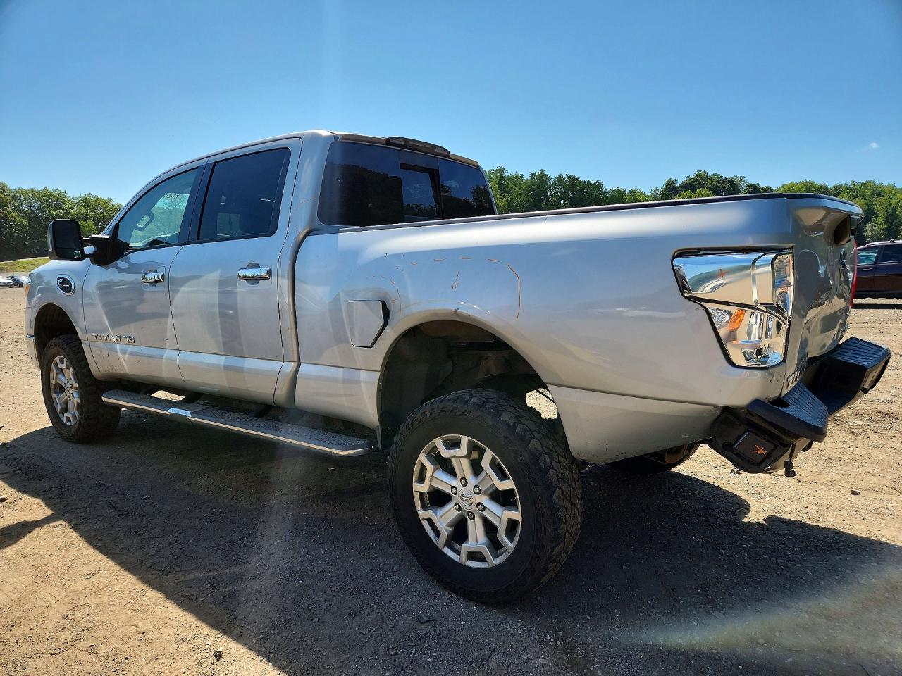 2016 NISSAN TITAN XD SL — снимка 2