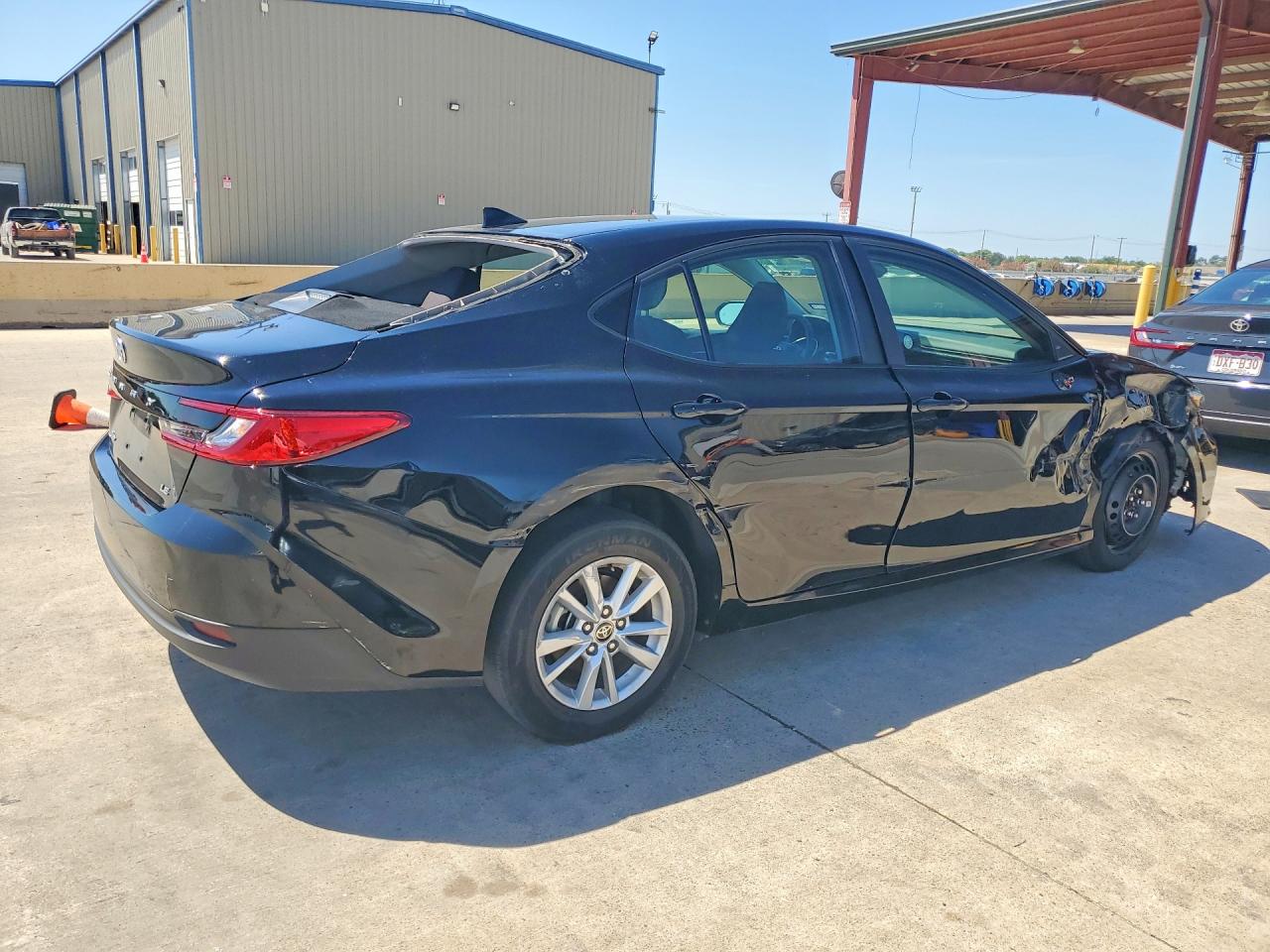 2026 TOYOTA CAMRY LE — снимка 3