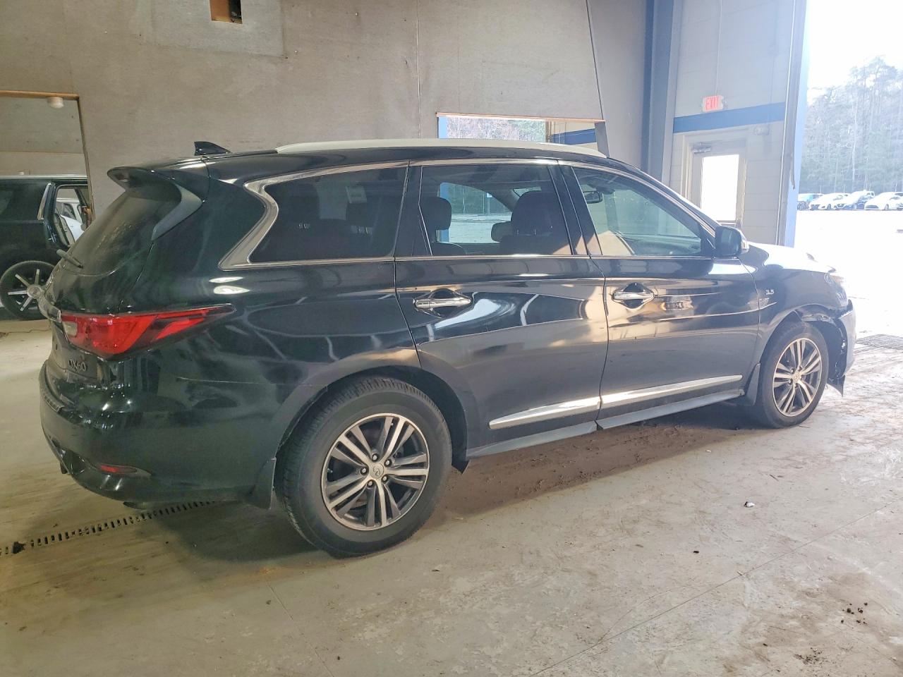2017 INFINITI QX60 BASE — снимка 3