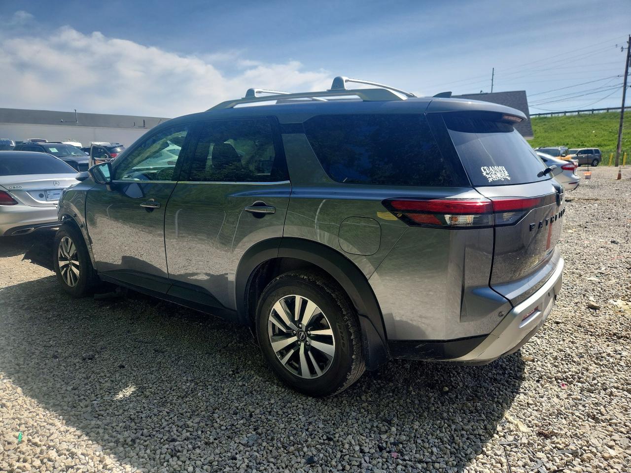 2022 NISSAN PATHFINDER SL — снимка 2