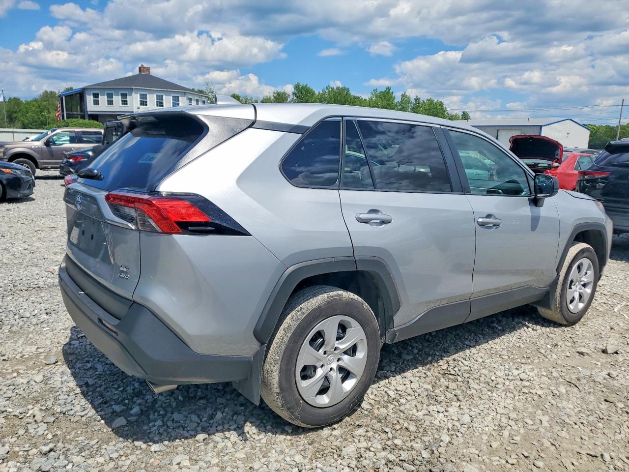 2025 TOYOTA RAV4 LE — снимка 3